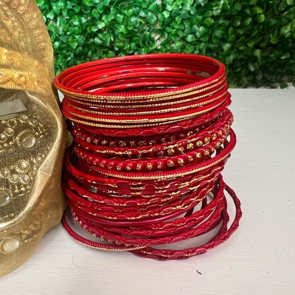 Tikka and earring set, colorful bangles - Picture 13 of 16